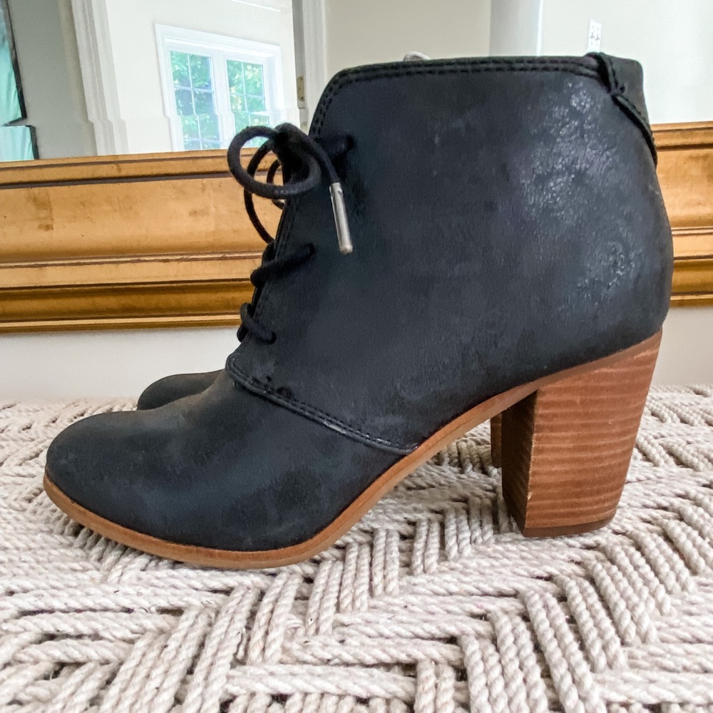 Tom’s Black Metallic Leather Lace Up boots-size 7